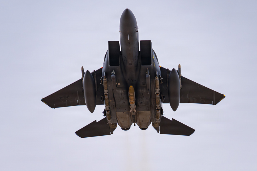 Iran 'đổi mới phòng không' để hạ tiêm kích F-15E Mỹ