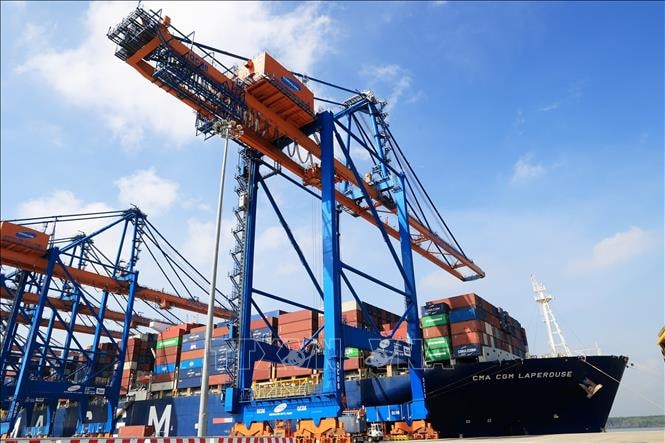 Quy định mới về vận tải hàng hóa siêu trường, siêu trọng đường thủy