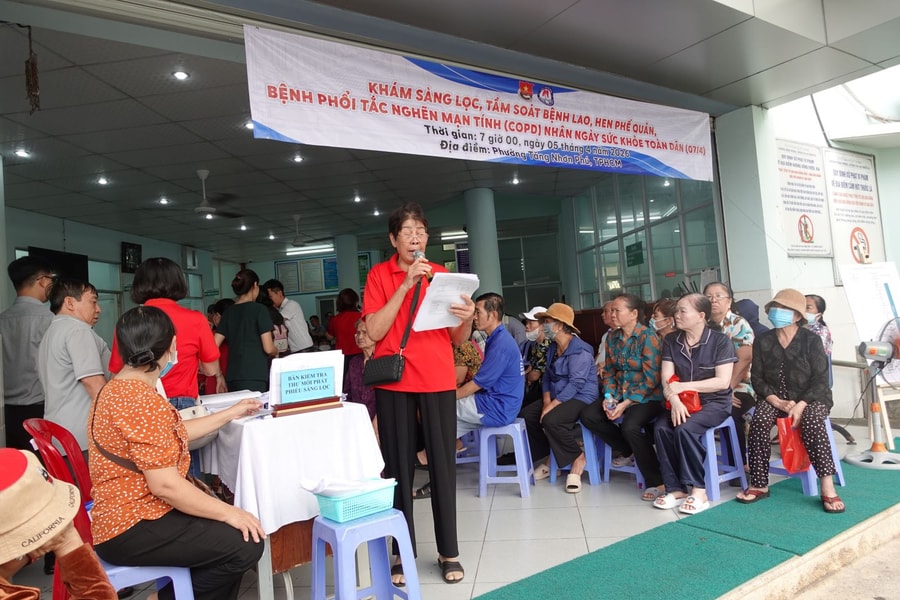 TP Hồ Chí Minh: Người dân phấn khởi khi bác sĩ tuyến trên về khám sức khỏe miễn phí