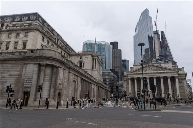 Từ địa chính trị đến túi tiền người dân