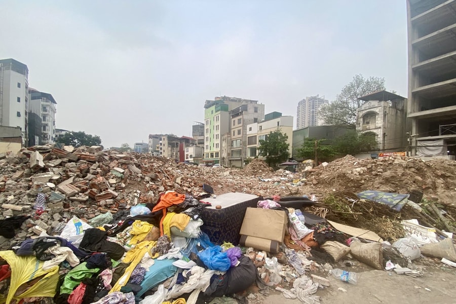 Bãi rác tự phát 'bủa vây' khu dân cư khu vực thi công tuyến Vành đai 2.5
