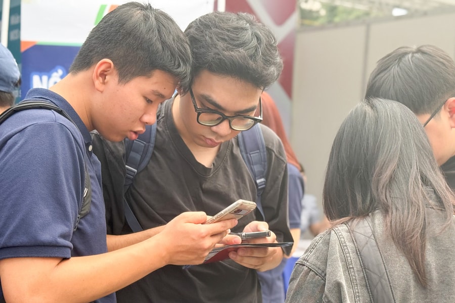 'Sinh viên không nên kén việc lương cao khi mới ra trường'