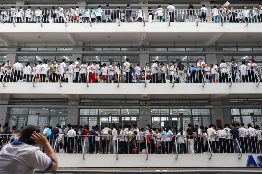 Hơn 137.000 thí sinh bắt đầu cuộc đua vào đại học lớn nhất phía Nam