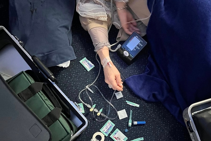 Bác sĩ Việt cứu hành khách ngất xỉu trên máy bay đi Nhật