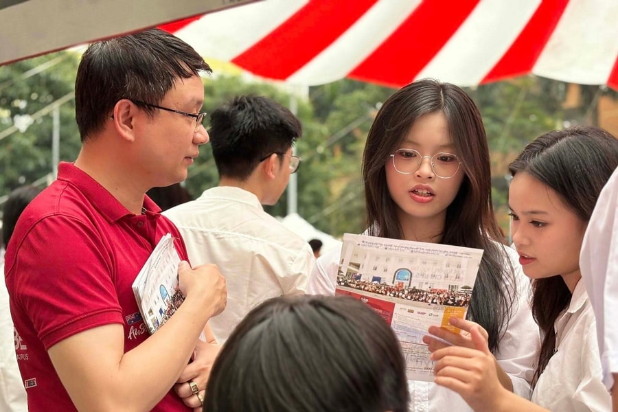 Đại học Hà Nội lần đầu nhân đôi điểm Toán, Văn