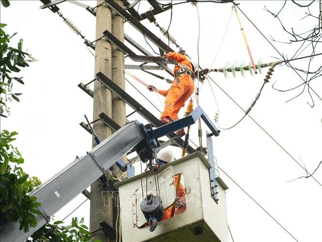 Chủ động các phương án vận hành hệ thống điện mùa nắng nóng