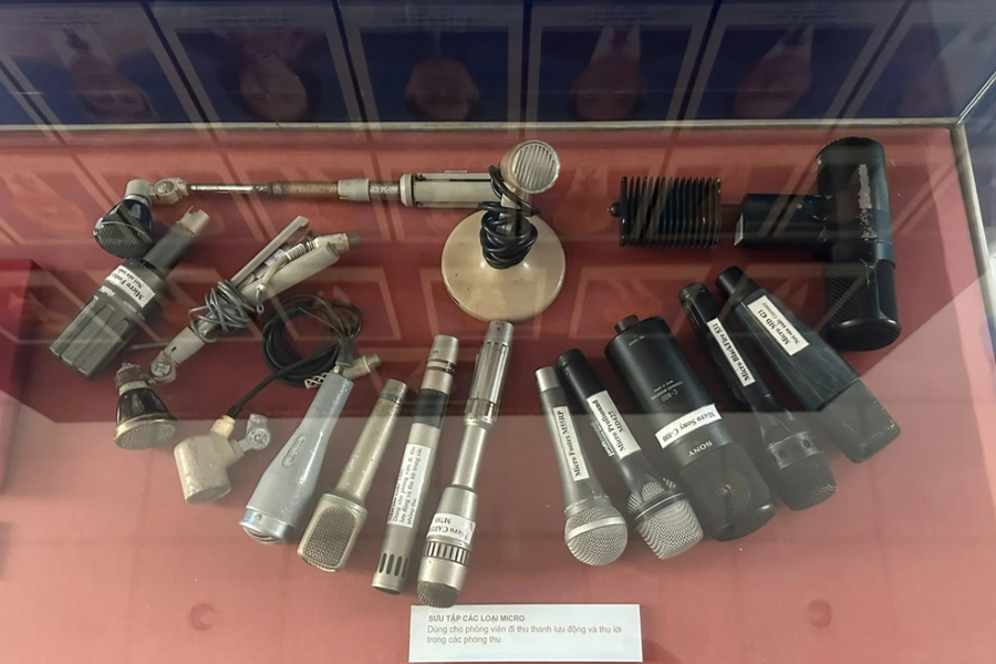 Trưng bày hiện vật phát thanh tái hiện dấu mốc lịch sử của Đài Tiếng nói Việt Nam