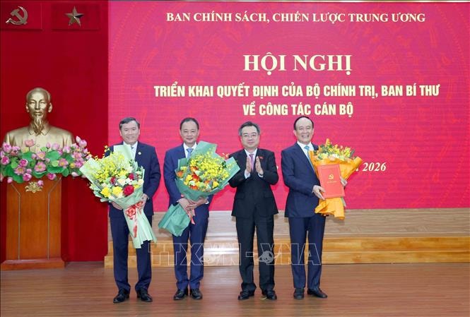 Công bố quyết định về công tác cán bộ tại Ban Chính sách, chiến lược Trung ương
