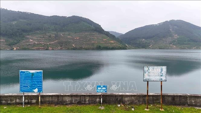 Hiểm họa trẻ em đuối nước tại hồ, đập khi bước vào mùa nắng nóng