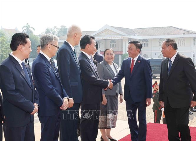 Lễ đón chính thức Thường trực Ban Bí thư Trần Cẩm Tú tại Viêng Chăn, Lào