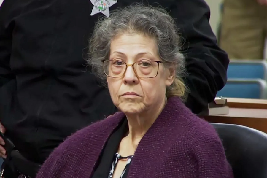 Vụ 'bà lão bắn chết hàng xóm đến gõ cửa' gây phẫn nộ