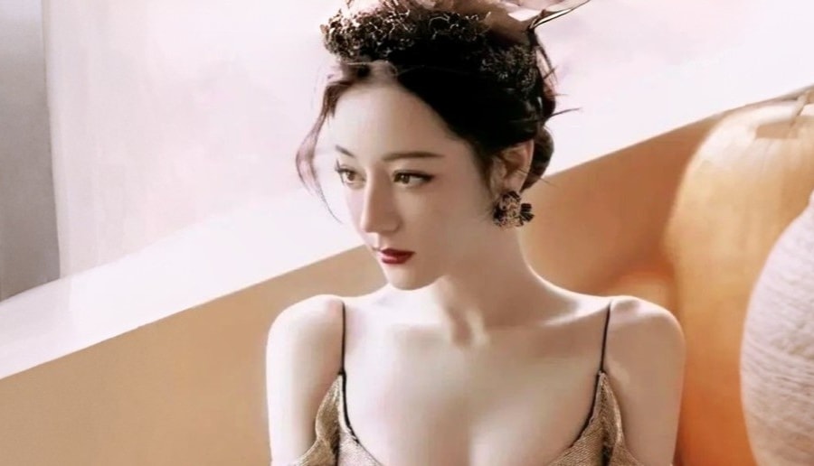 Báo động cho Địch Lệ Nhiệt Ba