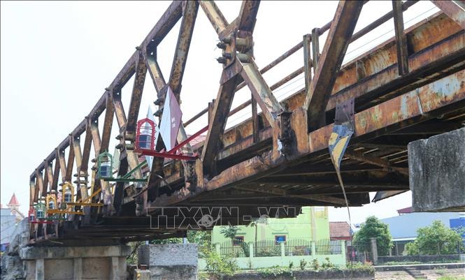 Tiềm ẩn nguy cơ mất an toàn tại cầu sắt qua kênh Quần Liêu, Ninh Bình