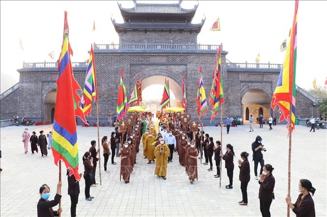 Tái hiện sống động những giá trị của Lễ hội Hoa Lư