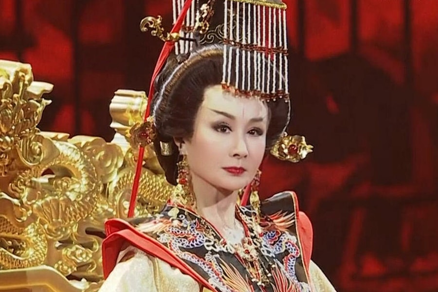 Phong thái Phan Nghinh Tử gây chú ý