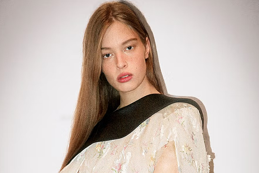 Con gái tỷ phú Elon Musk kể tuổi thơ tách biệt