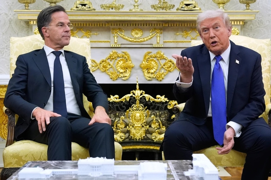 NATO tìm cách xoa dịu ông Trump