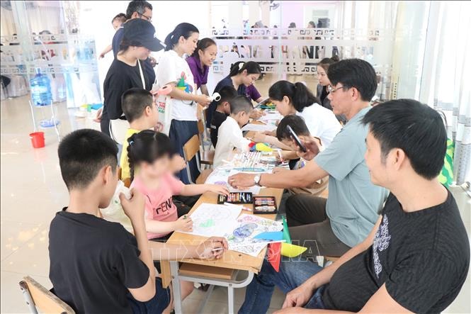 Tạo sân chơi cho trẻ khuyết tật hòa đồng với xã hội