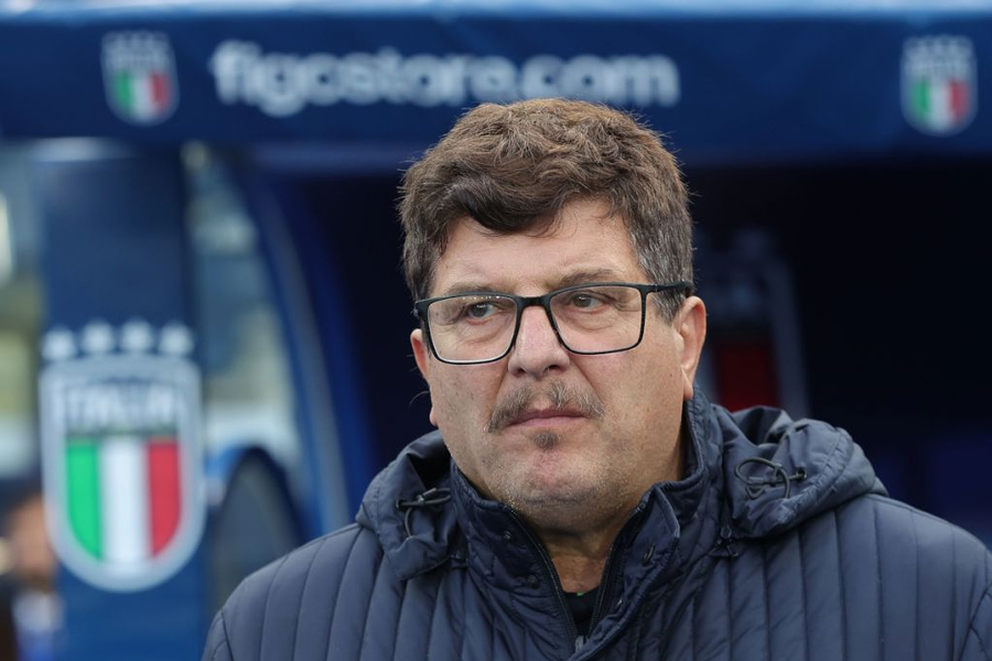 Italy dùng HLV tạm quyền từ đội U21