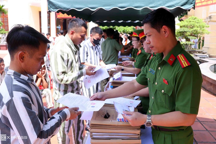 Tiền, vàng của người bị tạm giam có thể được trả lại thay vì sung công quỹ