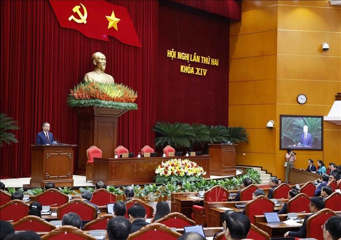 Hội nghị Trung ương 2: Kiên định 'bốn nguyên tắc' để đạt tăng trưởng hai con số bền vững