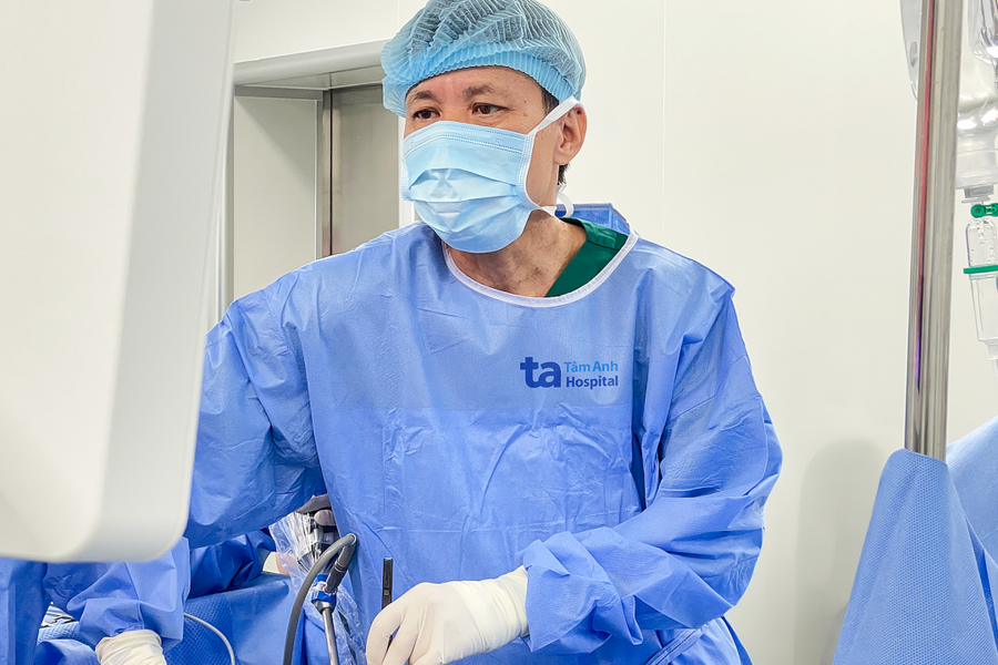 Viêm phổi tái phát kèm đau ngực có nguy hiểm không?