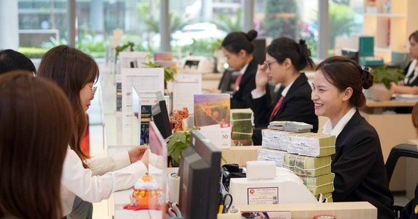 Sếp ngân hàng nêu dự báo về lãi suất sau động thái của loạt ngân hàng