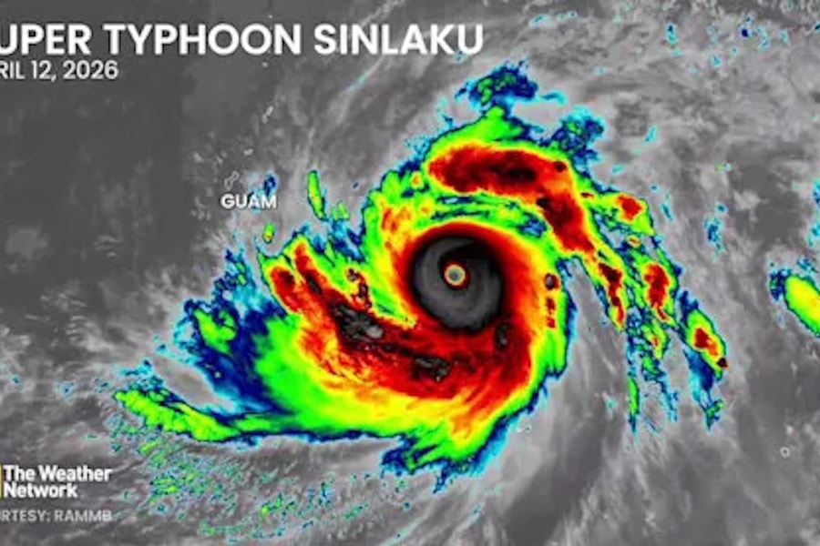 Cơn bão mạnh nhất hành tinh Sinlaku sắp đổ bộ Mỹ