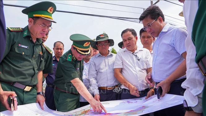 Rà soát toàn diện công tác quản lý, phân luồng phương tiện tại Cửa khẩu quốc tế Mộc Bài