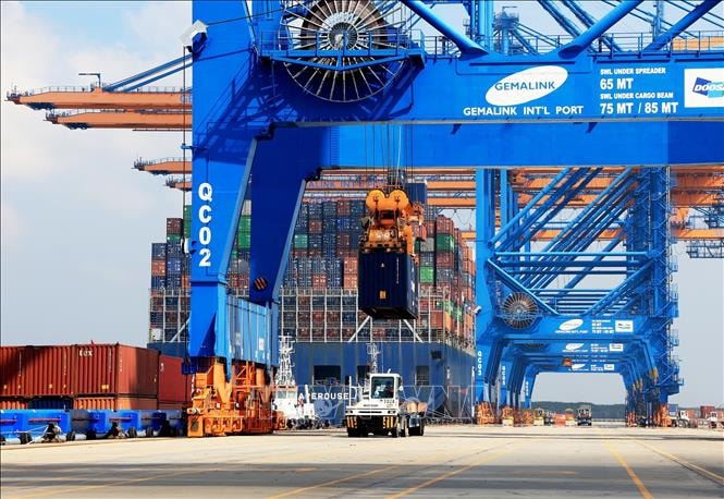 Điểm tin kinh tế Việt Nam nổi bật ngày 13/4/2026