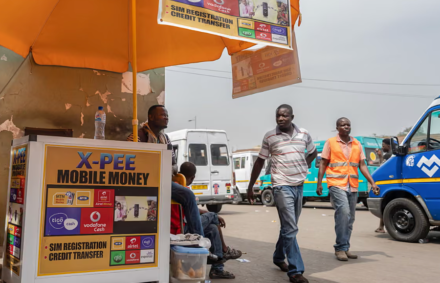 Gánh nặng 'thuế đen' của lao động xa quê