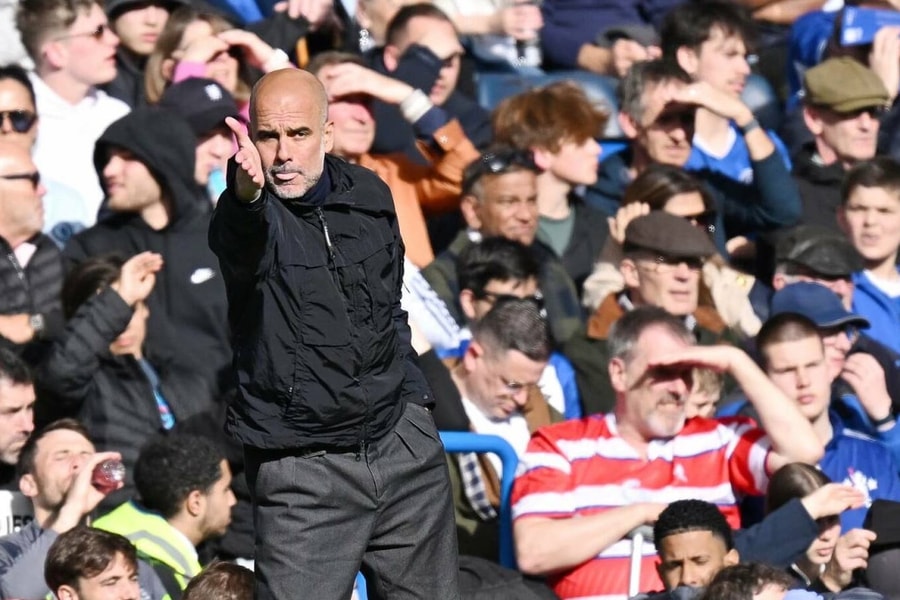 Guardiola: 'Mặt trời giúp Man City chơi tốt'