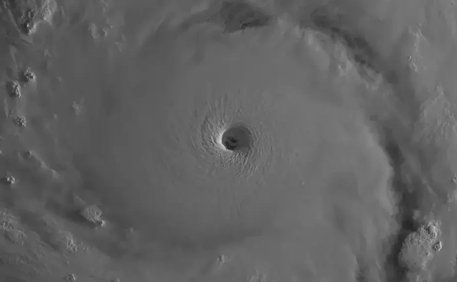 Siêu bão mạnh nhất từ đầu năm áp sát quần đảo thuộc Mỹ