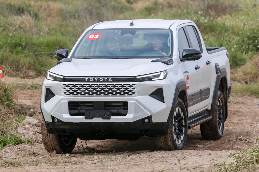 Thị phần xe bán tải quý I - Toyota Hilux bứt tốc