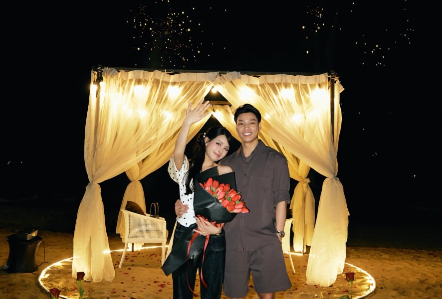 Văn Thanh khoe cầu hôn bạn gái đúng ngày sinh nhật