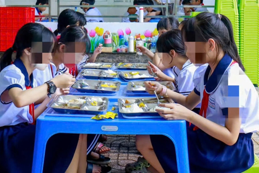 Những ‘khoảng trống’ trong kiểm tra, giám sát thực phẩm vào trường học