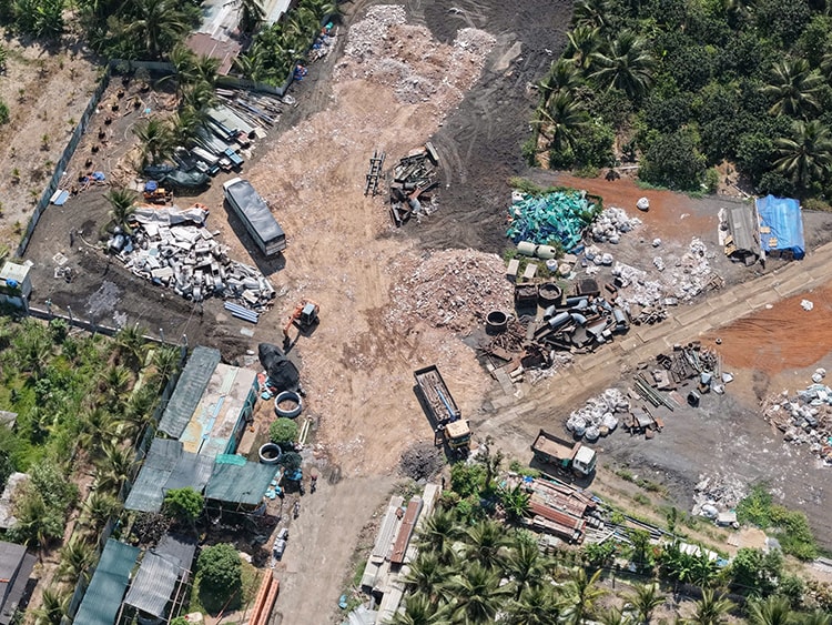 TP Hồ Chí Minh: Triệt phá đường dây đổ thải trái phép quy mô lớn, thu lợi hàng tỷ đồng