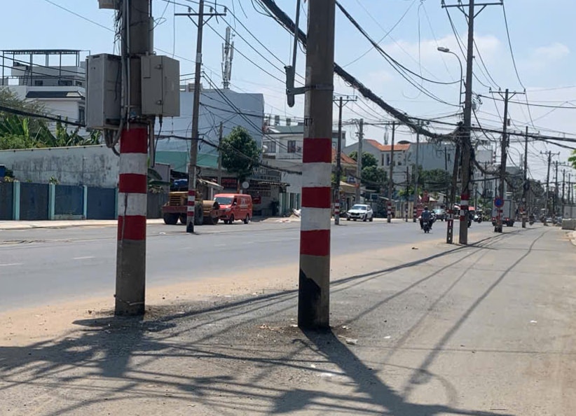 Điện lực TP Hồ Chí Minh làm rõ việc chậm di dời trụ điện trên đường Nguyễn Thị Định