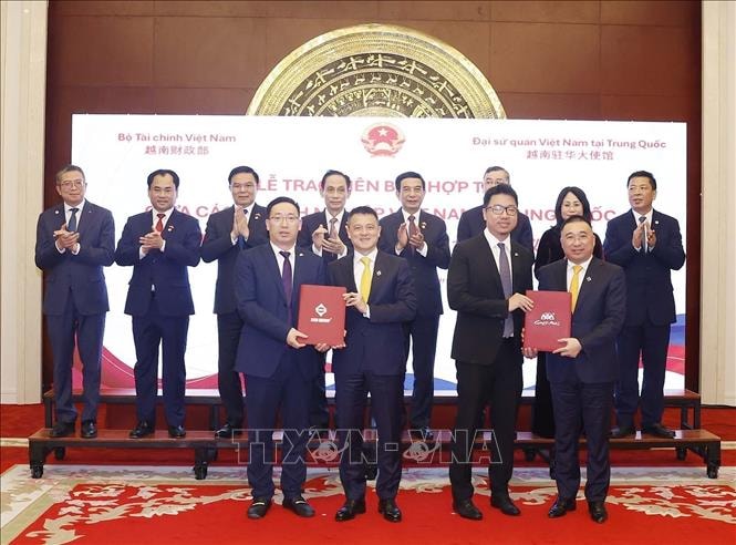 Lễ trao Bản ghi nhớ hợp tác giữa các doanh nghiệp Việt Nam và Trung Quốc