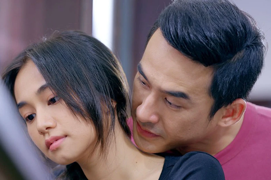 Phim 'Bóng ma hạnh phúc' gây tranh luận