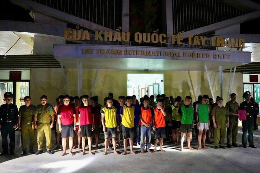 5.000 người sập bẫy lừa 'giao hàng tiêm chủng'