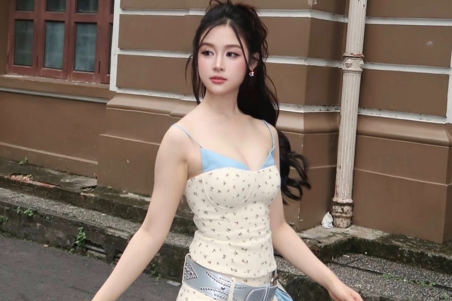 'Con gái màn ảnh' của Lê Phương