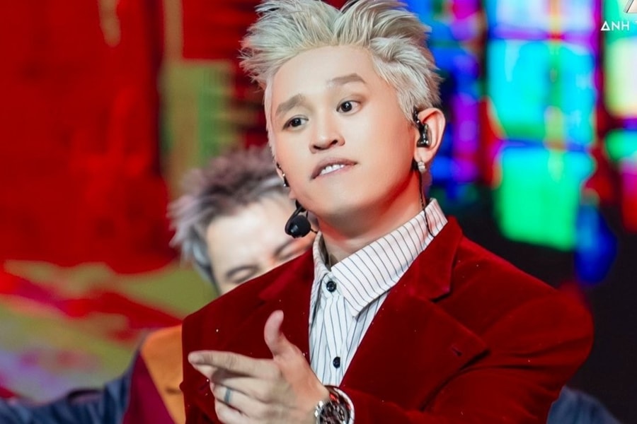 B Ray gây phẫn nộ khi nhắc AMEE và rap 'muốn ngủ với tất cả em xinh'