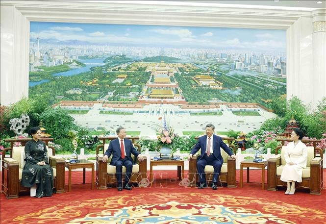 Tổng Bí thư, Chủ tịch nước Tô Lâm và Phu nhân cùng Tổng Bí thư, Chủ tịch nước Tập Cận Bình và Phu nhân dự tiệc trà