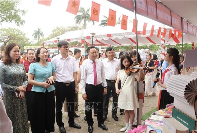 Khuyến khích mỗi gia đình, nhà trường có 'không gian đọc'