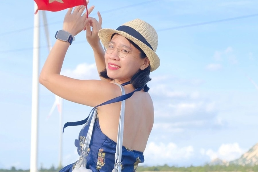 Cô gái chi 200 triệu đồng tự lái ô tô xuyên Việt để... sống chậm lại