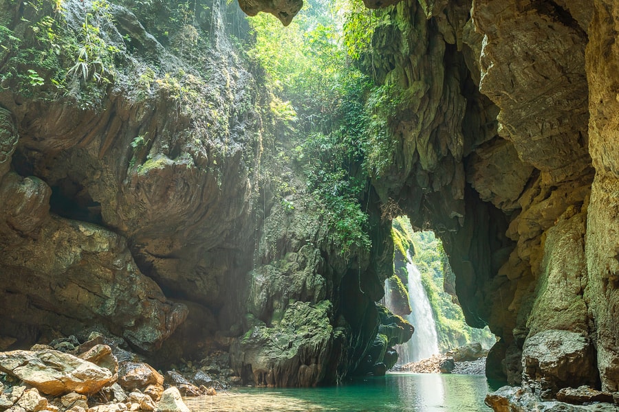 Cấm du khách tắm tại thác Nậm Lang