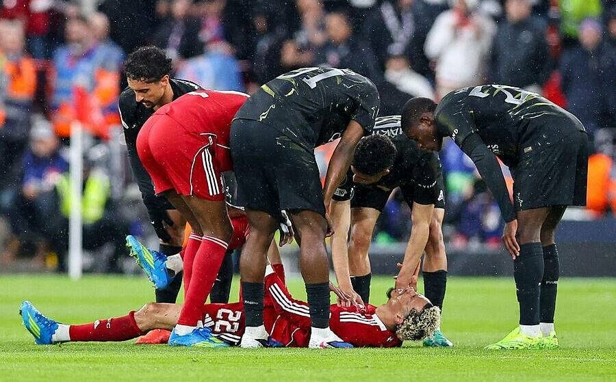 Ngôi sao Liverpool nguy cơ nghỉ World Cup